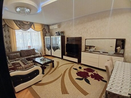 3 otaq · 128 m² · 9/17 mərtəbə, İnşaatçılar