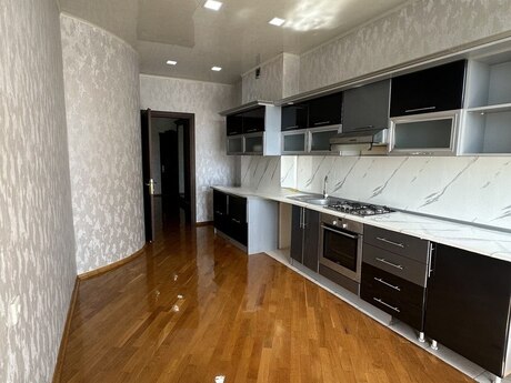 Объявление №6247429 - Баку, м. Элмляр Академиясы, 3-комн., 160 м², 4/18 этаж