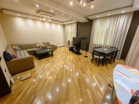 2-room apartment for rent, 85 m², Sahil: 1 400 ₼/mo 3