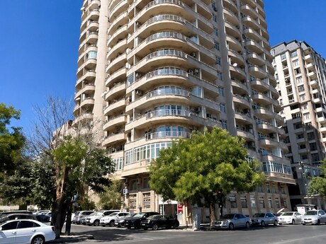 Elan №6248107 - Bakı, 28 May m., 3 otaqlı, 145.3 m², 19/20 mərtəbə