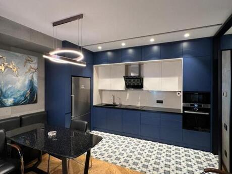 4 otaqlı yeni tikili - 8 Noyabr m. - 148 m²