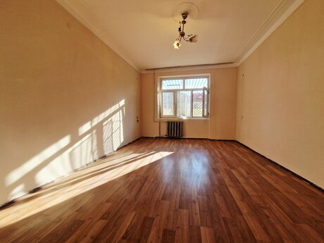 3 otaqlı köhnə tikili - Qara Qarayev m. - 70 m²