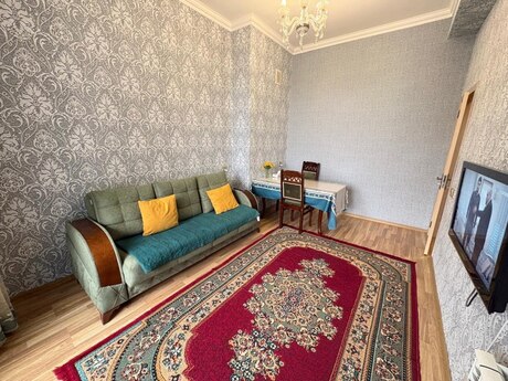 Elan №6248996 - Bakı, 28 May m., 2 otaqlı, 65 m², 10/17 mərtəbə