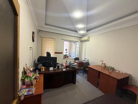 4-комнатная квартира, 160 м², Elmlər Akademiyası: 445 000 ₼ 3