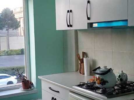 Elan №6249230 - Bakı, Gənclik m., 3 otaqlı, 90 m², 2/5 mərtəbə