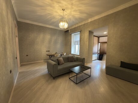 Аренда: 2-комнатная квартира, 73 м², Sahil: 2 000 ₼/мес 3