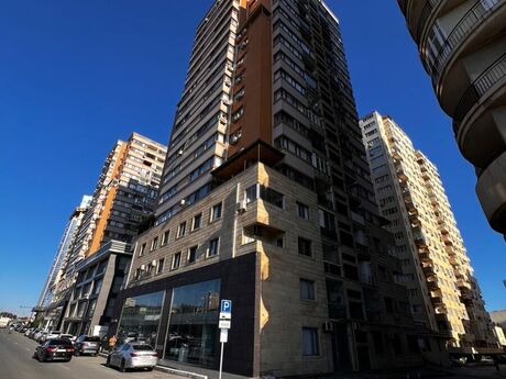 Elan №6249401 - Bakı, Şah İsmayıl Xətai m., 5 otaqlı, 224 m², 18/19 mərtəbə