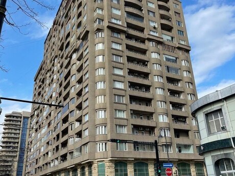 Elan №6196731 - Bakı, 28 May m., 4 otaqlı, 200 m², 12/17 mərtəbə