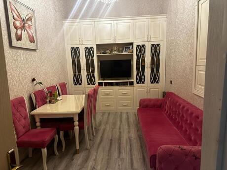 Elan №6250137 - Bakı, Sahil m., 2 otaqlı, 70 m², 2/4 mərtəbə
