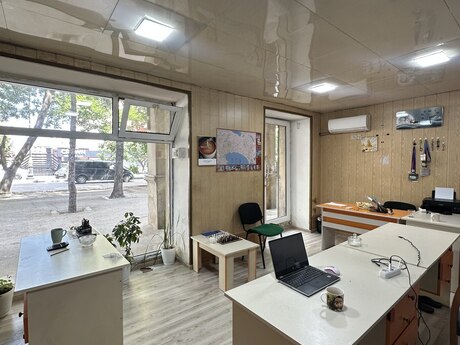 Obyekt - İnşaatçılar m. - 40 m²
