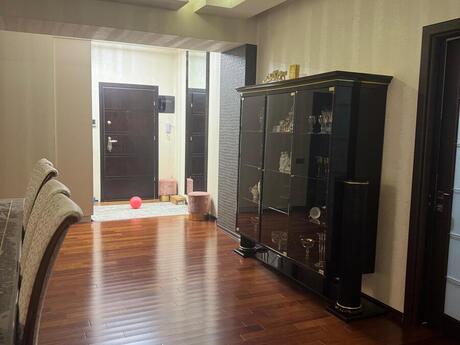 4-room apartment, 165 m², Badamdar: 465 000 ₼ 2
