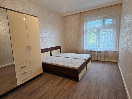 Elan №6250086 - Bakı, İçəri Şəhər m., 1 otaqlı, 40 m², 2/3 mərtəbə