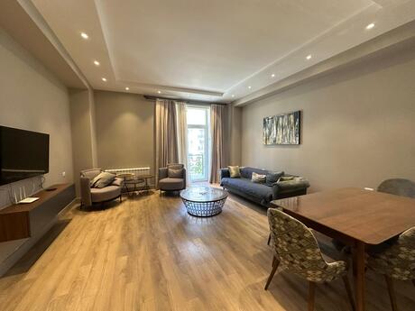 Elan №6250154 - Bakı, Ağ şəhər q., 4 otaqlı, 170 m², 4/6 mərtəbə