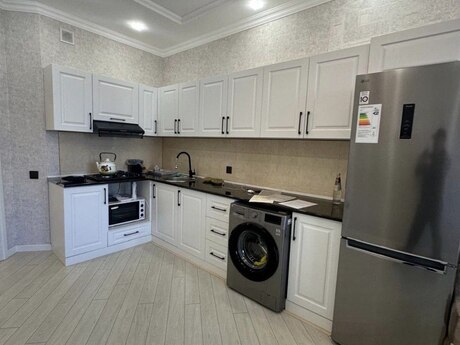 3 otaq · 127 m² · 7/17 mərtəbə, Həzi Aslanov