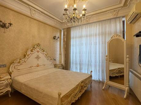4-комнатная квартира, 215 м², 28 May: 630 000 ₼ 4