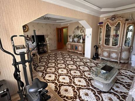 5 otaqlı köhnə tikili - Xalqlar Dostluğu m. - 110 m²