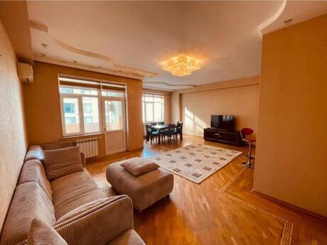Elan №6250304 - Bakı, Şah İsmayıl Xətai m., 3 otaqlı, 120 m², 7/18 mərtəbə