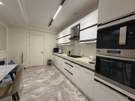 3-room apartment for rent, 100 m², İçəri Şəhər: 2 300 ₼/mo 5