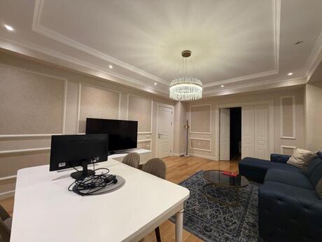 3-room apartment for rent, 100 m², İçəri Şəhər: 2 300 ₼/mo 3