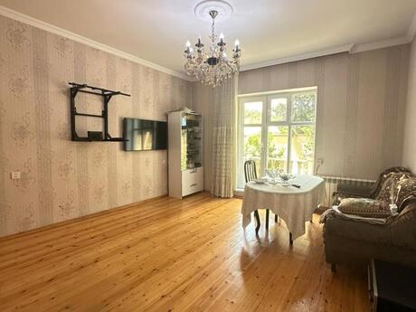 6 otaqlı həyət evi/bağ evi - Qara Qarayev m. - 200 m²