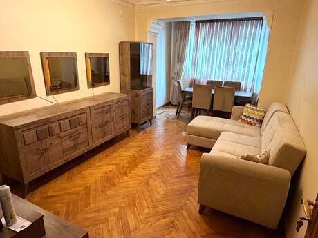 Elan №6250619 - Bakı, Nizami m., 3 otaqlı, 75 m², 2/5 mərtəbə