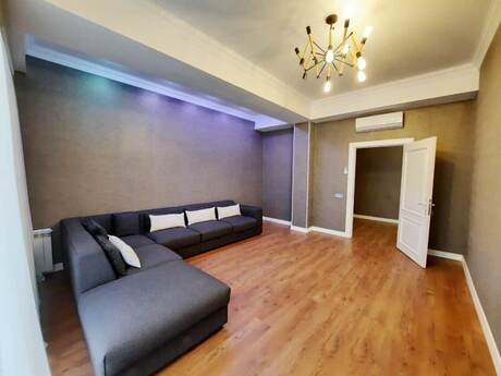 Аренда: 4-комнатная квартира, 160 м², Şah İsmayıl Xətai: 1 800 ₼/мес 3