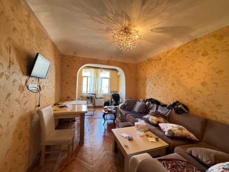 2 otaqlı köhnə tikili - Neftçilər m. - 60 m²