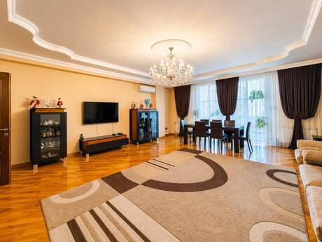 Elan №6251333 - Bakı, 28 May m., 4 otaqlı, 175 m², 10/18 mərtəbə