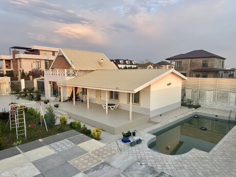 5 otaqlı həyət evi/bağ evi - Pirşağı q. - 150 m²