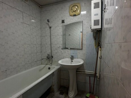 3 otaqlı köhnə tikili - Əhmədli m. - 60 m²