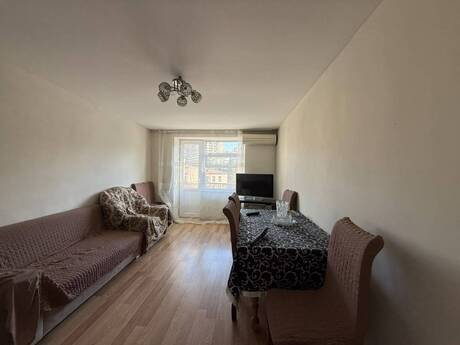 2 otaqlı köhnə tikili - Elmlər Akademiyası m. - 55 m²
