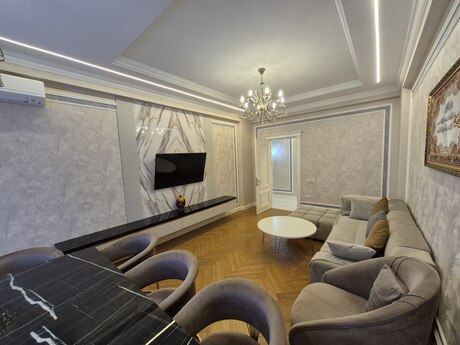 3 otaqlı mənzil, 121 m², Nizami: 620 000 ₼ 3