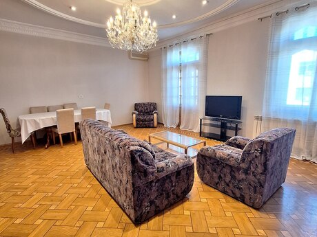 Объявление №6251557 - Баку, м. 28 мая, 2-комн., 90 м², 4/6 этаж