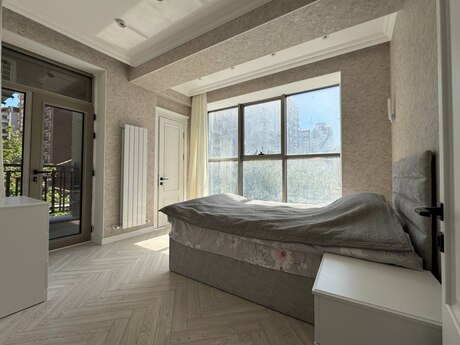 28 Mayda 4 otaqlı yeni tikili mənzil satılır, 160 m², 750 000 AZN, şəkil 3 / 12