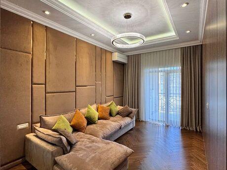 7 otaqlı mənzil, 283 m², 28 May: 1 400 000 ₼ 3