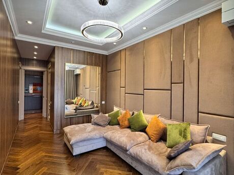 7 otaqlı mənzil, 283 m², 28 May: 1 400 000 ₼ 4