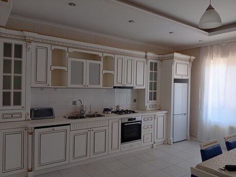 5 otaqlı mənzil, 240 m², Nizami: 740 000 ₼ 4