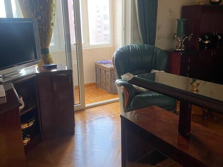 3 otaqlı mənzil, 85 m², 8-ci mikrorayon: 250 000 ₼ 3