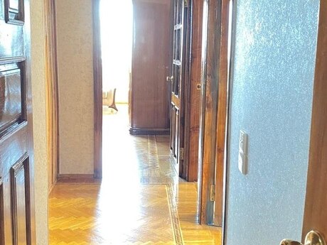 3 otaqlı mənzil, 85 m², 8-ci mikrorayon: 250 000 ₼ 5