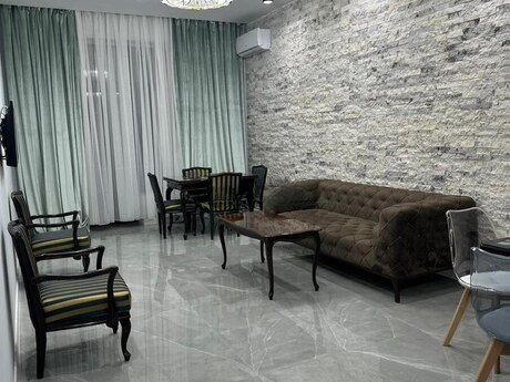 Elan №6252605 - Bakı, Gənclik m., 2 otaqlı, 74 m², 3/15 mərtəbə