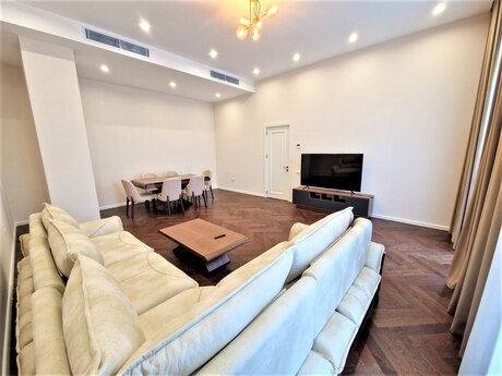 Kirayə 4 otaqlı mənzil, 170 m², Ağ şəhər: 3 400 ₼/ay 2