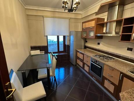 Kirayə 3 otaqlı mənzil, 130 m², İçəri Şəhər: 1 500 ₼/ay 5