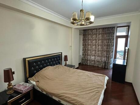 Kirayə 3 otaqlı mənzil, 130 m², İçəri Şəhər: 1 500 ₼/ay 3