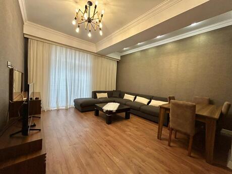 4-room apartment for rent, 145 m², Ağ şəhər: 1 800 ₼/mo 4