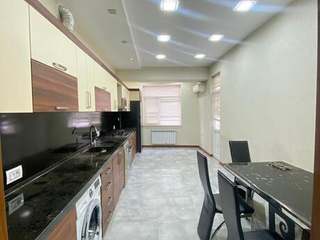 3-комн. новостройка - м. Элмляр Академиясы - 150 м²