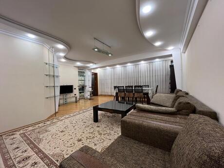 Объявление №6253680 - Баку, Ясамальский р., 2-комн., 90 м², 2/9 этаж