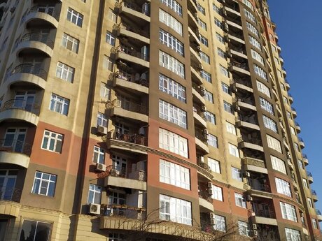 3 otaqlı yeni tikili - Elmlər Akademiyası m. - 130 m²