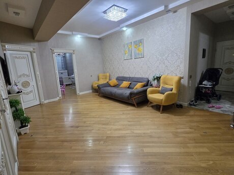 3 otaqlı mənzil, 175 m², 20 Yanvar: 390 000 ₼ 2