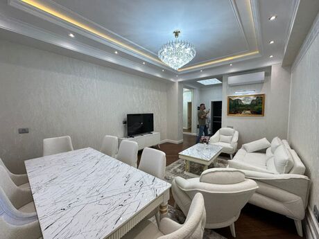 Kirayə 3 otaqlı mənzil, 140 m², Ağ şəhər: 2 500 ₼/ay 3
