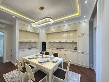 Kirayə 3 otaqlı mənzil, 140 m², Ağ şəhər: 2 500 ₼/ay 5